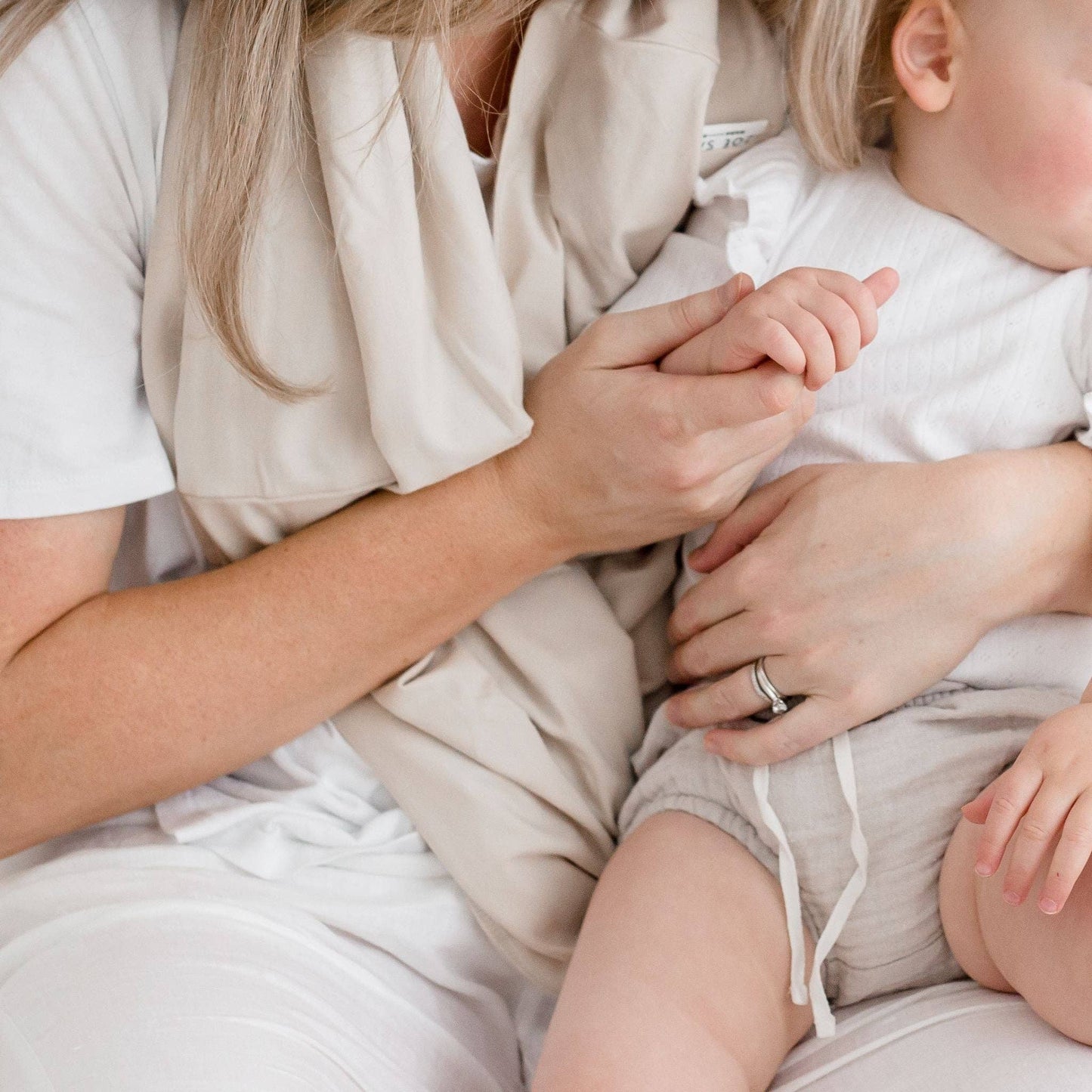 Multi-Use Nursing & Breastfeeding Cover - Oat