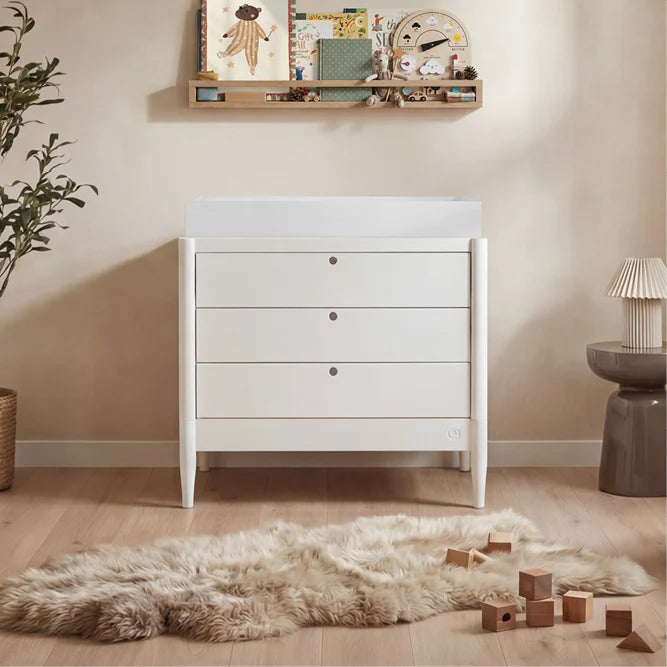 Eos Dresser