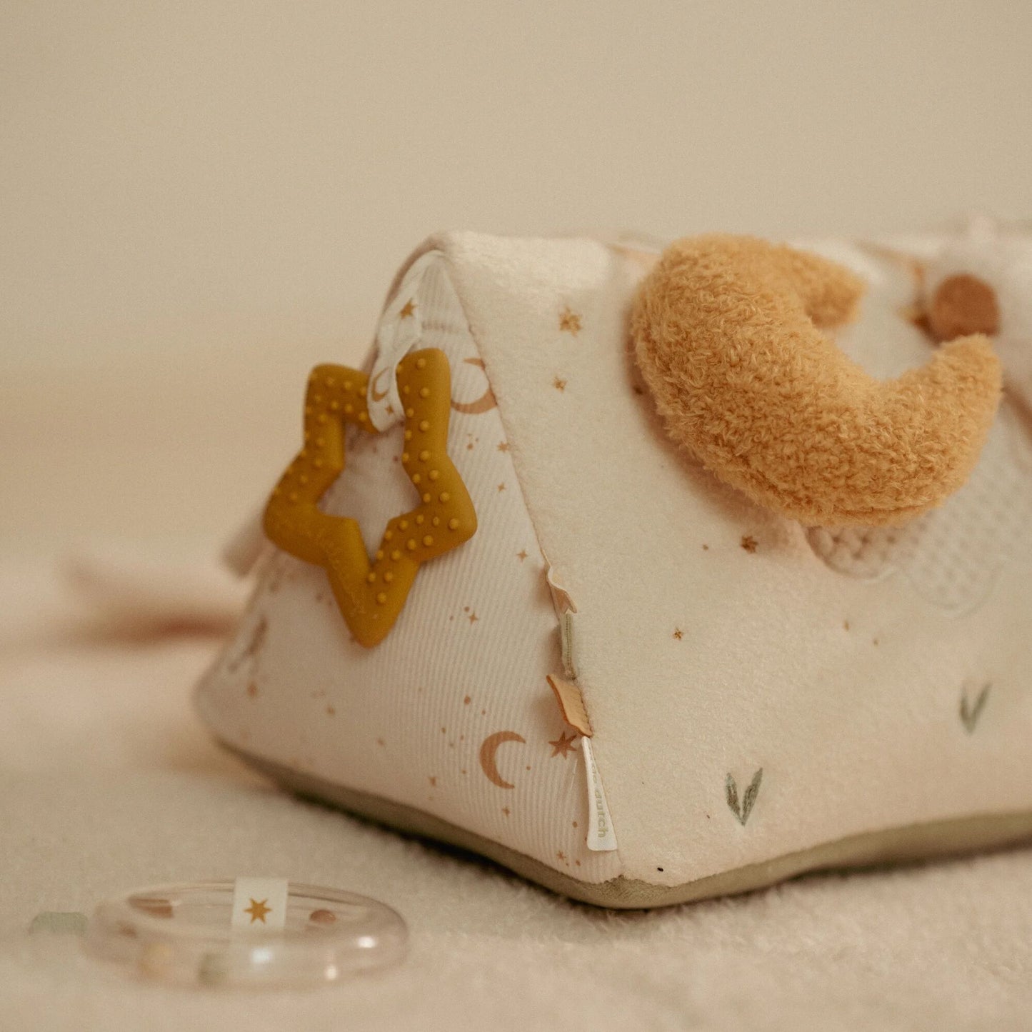 Activity Triangle - Newborn Naturals